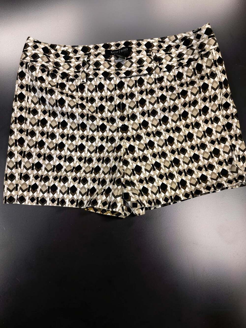 White House Black Market Geometric Diamond Harlequin Print Crop Shorts Size 4
